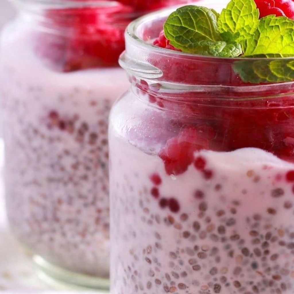 Keto Raspberry Chia Pudding